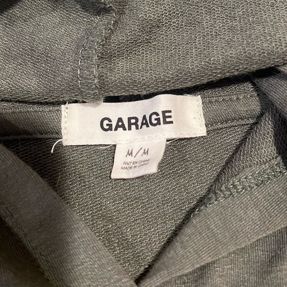 Garage/ Army green top - Picture 2 of 4